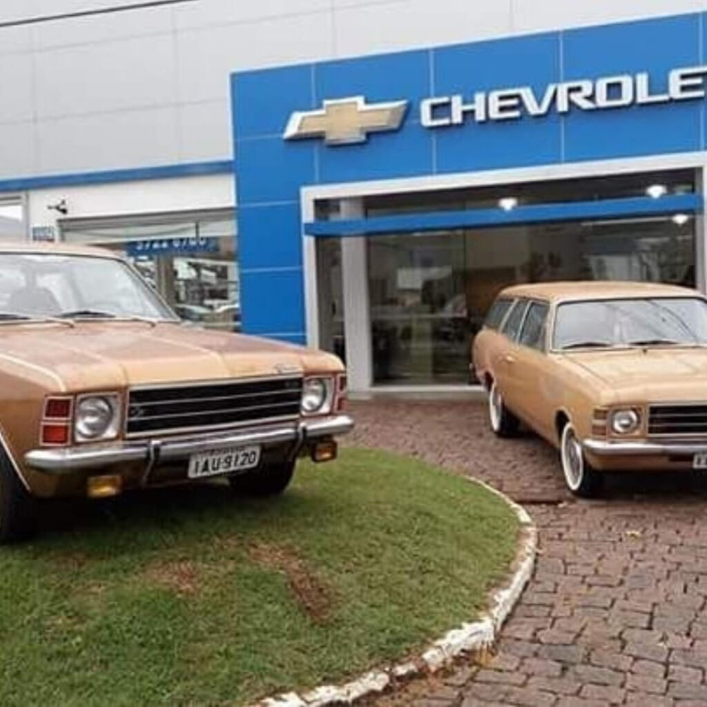 Caravans na Loja da Chevrolet foto para matéria Louca por Opalas