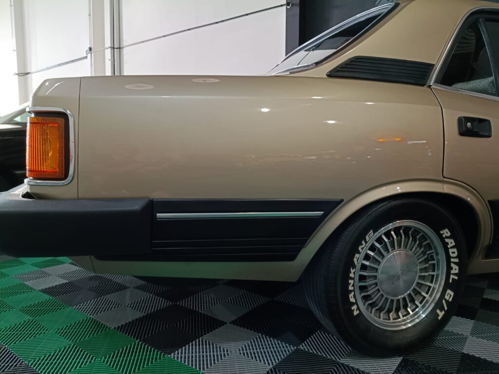 Traseira lateral direita Opala Diplomata 1987