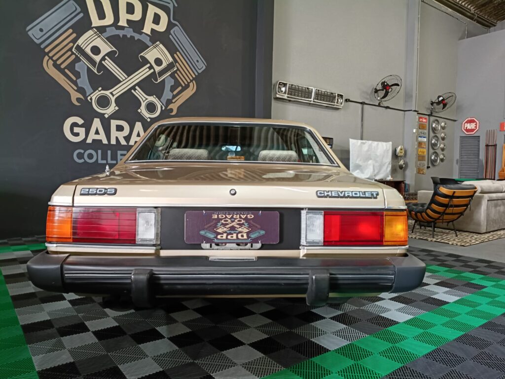 Traseira total Opala Diplomata 1987