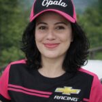 Eu sou a Juliana Martins, a dona da página Louca por Opalas